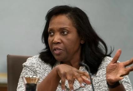 美媒：美政府请求最高法院允许其解雇美联储理事库克  