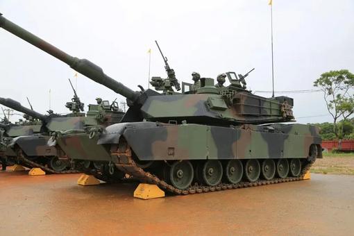 台湾所谓“地表最强”战车“成军”，台网友：别再骗了